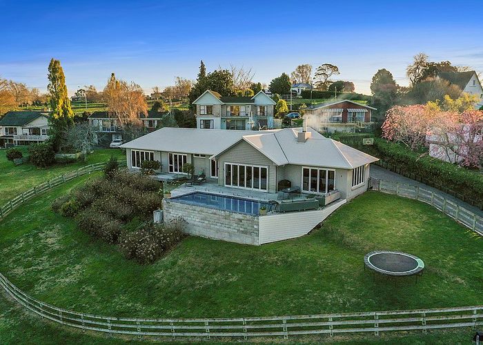 Free property data for 8 Golf Road, Te Awamutu homes.co.nz