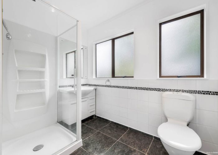  at 4/121 Bruce McLaren Road, Henderson, Auckland