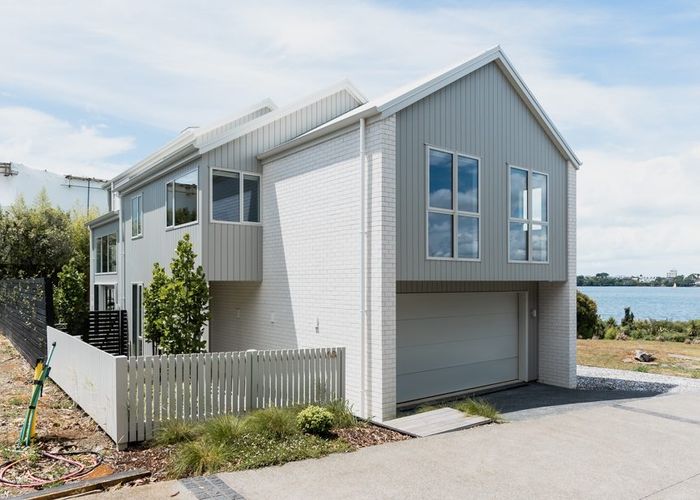  at 18 Macbeth Court, Milford, North Shore City, Auckland