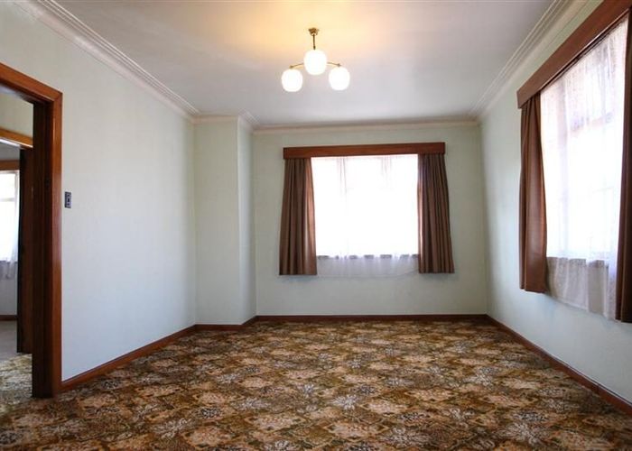  at 264 Great North Road, Henderson, Auckland