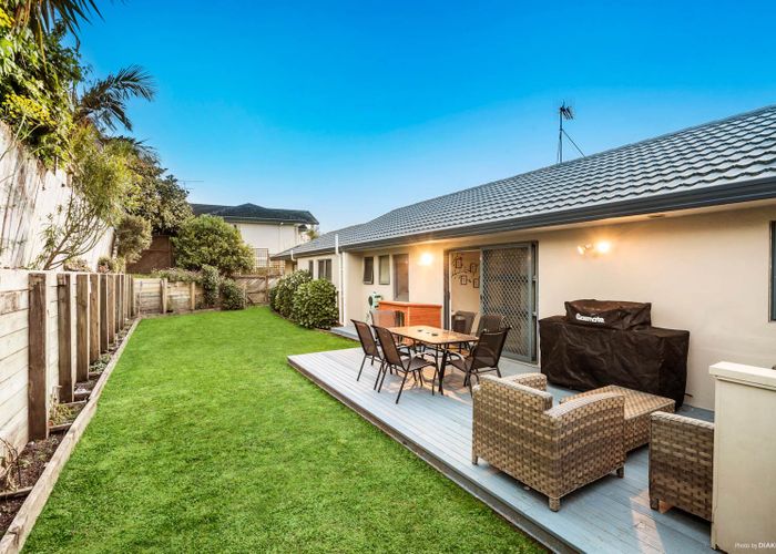  at 16 De Havilland Drive, Goodwood Heights, Auckland
