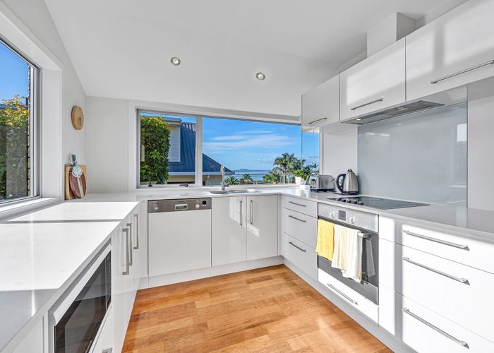  at 2 Oakpark Place, West Harbour, Waitakere City, Auckland