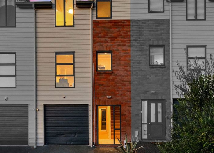  at 35 Barnea Circle, Glen Eden, Auckland