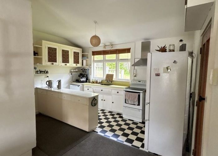  at 2 Ocean View Terrace, Sumner, Christchurch City, Canterbury