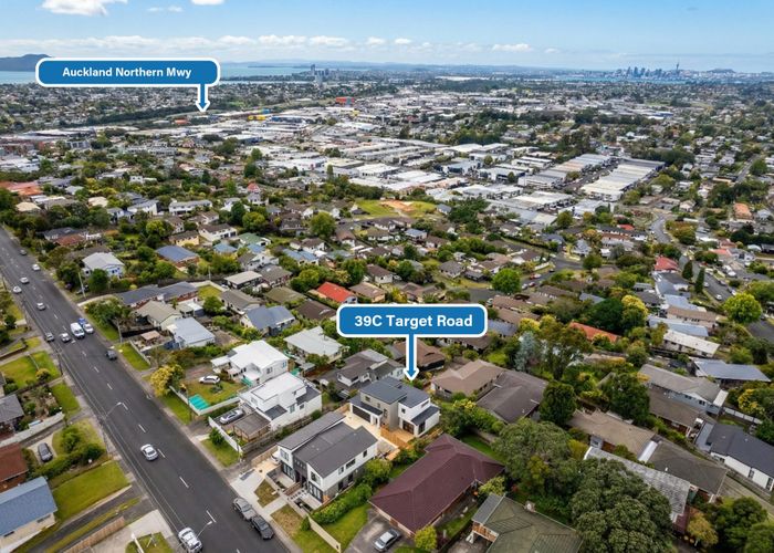  at 39C Target Road, Totara Vale, North Shore City, Auckland