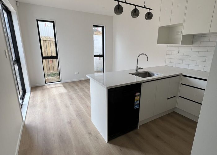  at 3/5 Calthorp Close, Favona, Manukau City, Auckland