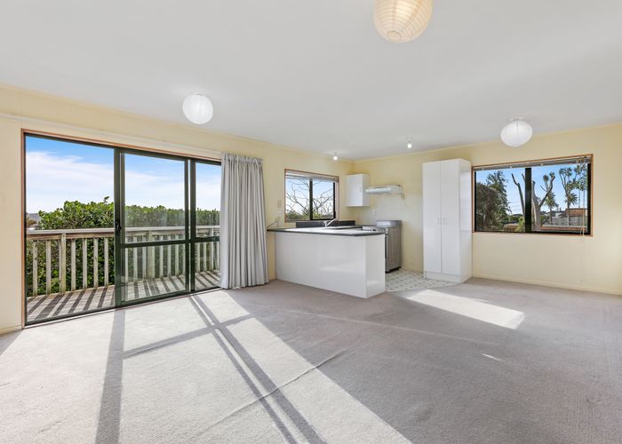  at 1/10 Meadowood Drive, Unsworth Heights, Auckland