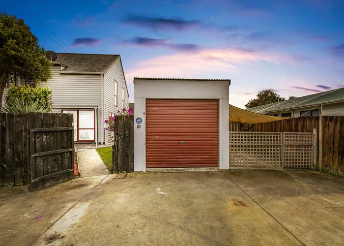  at 1/21 Solveig Place, Randwick Park, Auckland