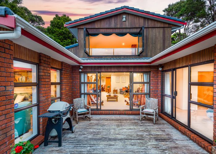  at 733 Scenic Drive, Henderson Valley, Auckland