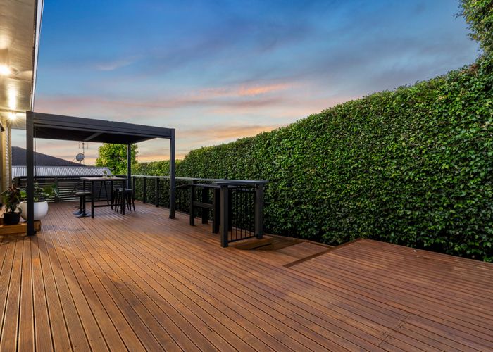  at 2/36 Browns Bay Road, Rothesay Bay, North Shore City, Auckland