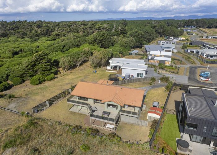  at 9 Mariri Place, Waitarere Beach, Levin