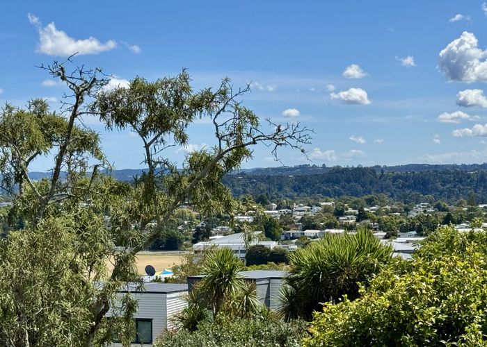  at 90b Birkdale Road, Birkdale, North Shore City, Auckland