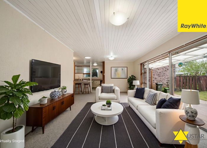  at 2/14 Cezanne Place, New Lynn, Waitakere City, Auckland