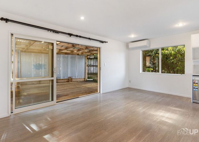  at 4a Worthington Place, West Harbour, Waitakere City, Auckland