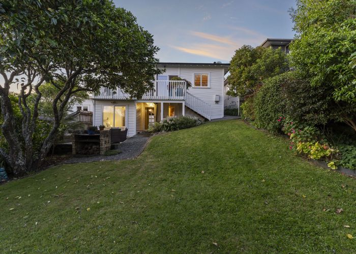  at 8 Westmere Crescent, Westmere, Auckland