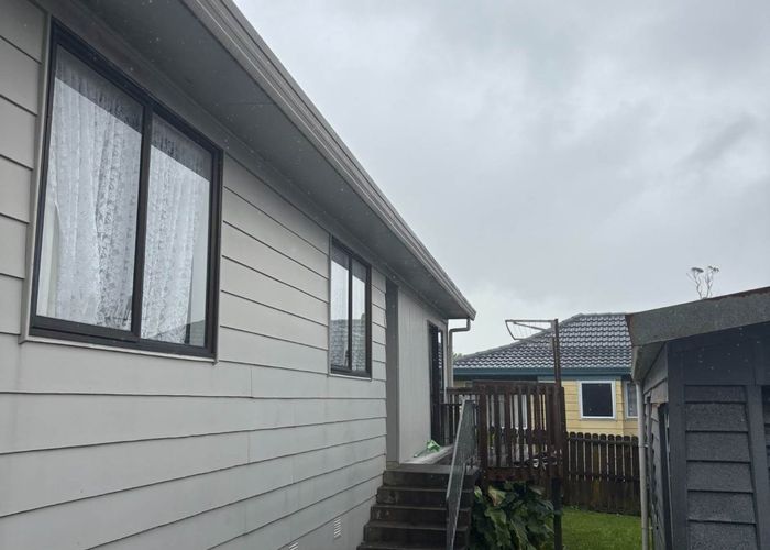  at 2/71 Luanda Drive, Ranui, Waitakere City, Auckland