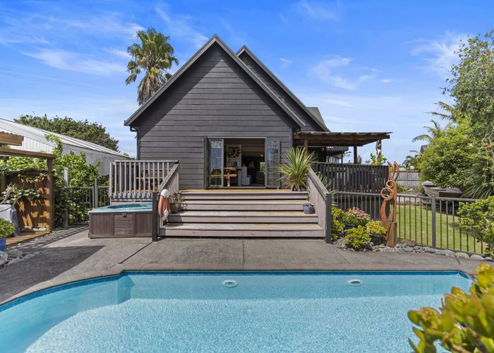  at 16 Toomer Place, Beachlands, Auckland