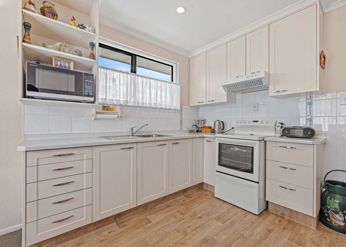  at 38 Frensham Crescent, Woolston, Christchurch City, Canterbury