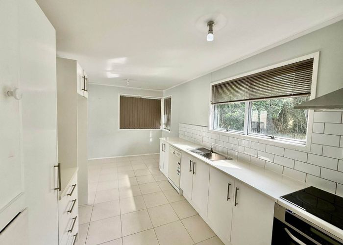  at 6 Yearsley Place, Manurewa, Manukau City, Auckland