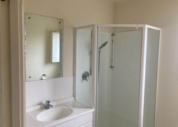  at 5/6A Botany Road, Howick, Manukau City, Auckland