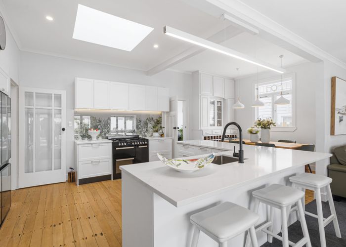  at 8 Baldwin Avenue, Mount Albert, Auckland