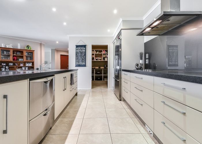  at 43 Darjon Drive, Huntington, Hamilton