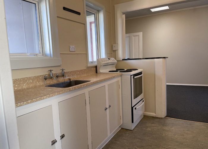  at 2/12 Worcester Street, West End, Palmerston North, Manawatu / Whanganui