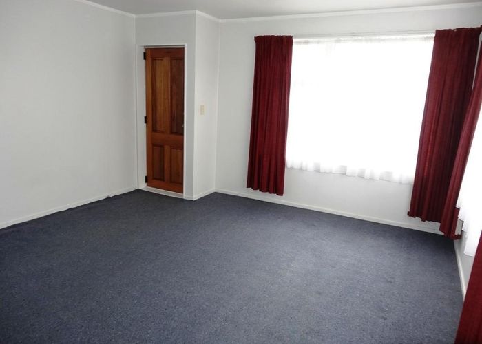  at 2/302 Kirkbride Rd, Mangere, Manukau City, Auckland