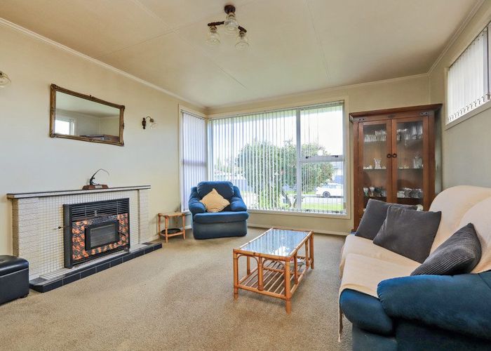  at 221 Sunnybank Crescent, Camberley, Hastings