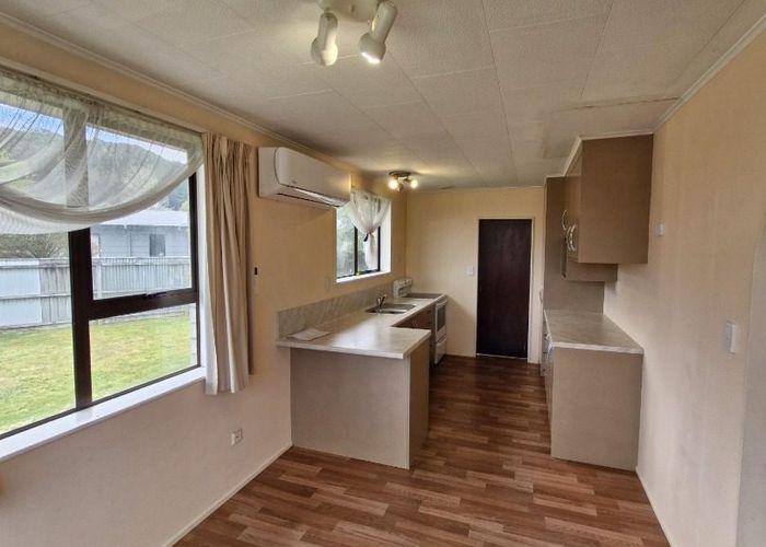  at 28 Chapman Place, Kawaha Point, Rotorua, Bay Of Plenty