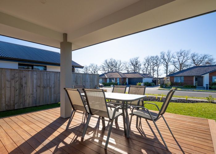  at 40 Oakdale Grove, Richmond, Richmond