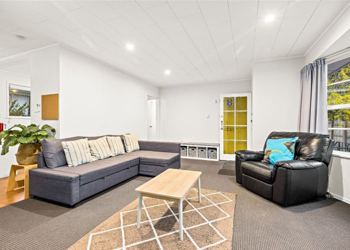  at 7 Allington Road, Massey, Auckland