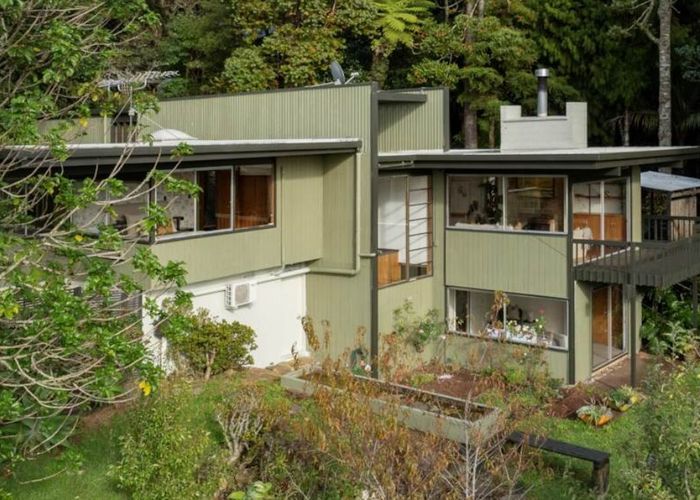  at 900 West Coast Road, Waiatarua, Auckland