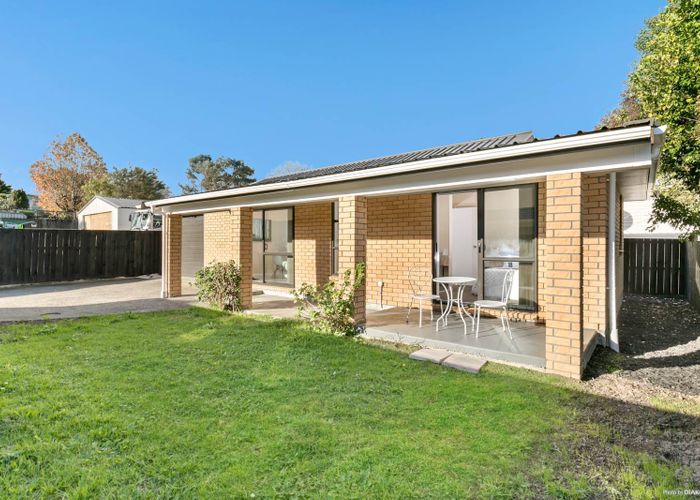  at 19A Preston Avenue, Henderson, Auckland
