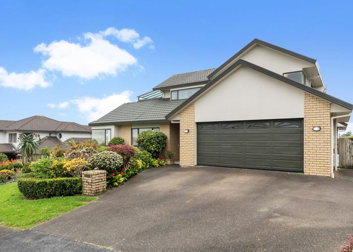  at 10 Capistrano Mews, Goodwood Heights, Auckland