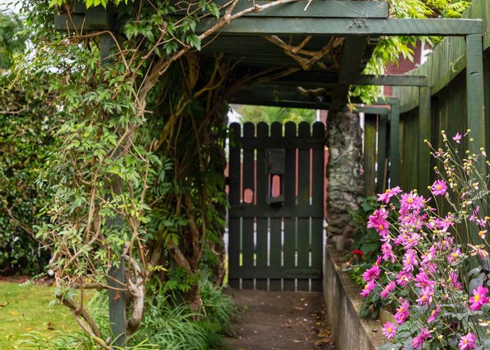  at 18 Amandale Avenue, Mount Albert, Auckland