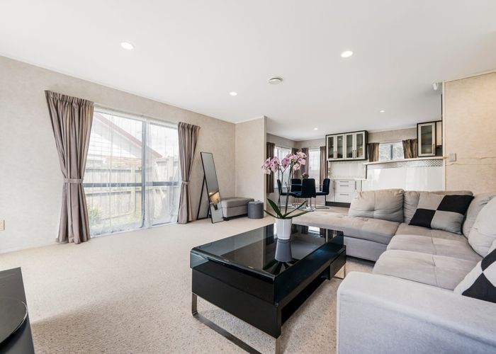  at 17 Davington Way, Burswood, Auckland