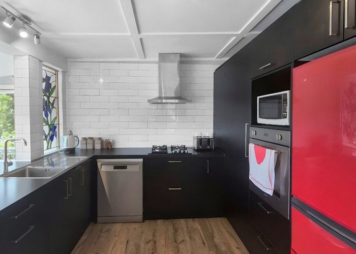  at 126 Fairview Crescent, Omiha, Waiheke Island, Auckland