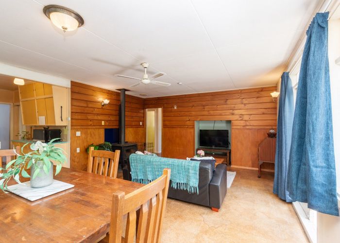  at 142 Pinehaven Road, Pinehaven, Upper Hutt