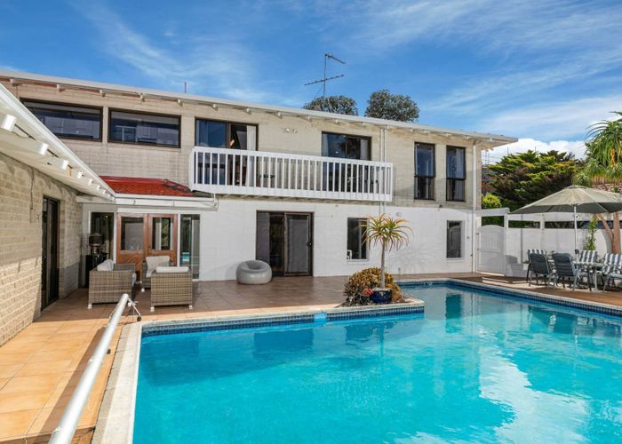  at 2 Sandford Street, Campbells Bay, North Shore City, Auckland