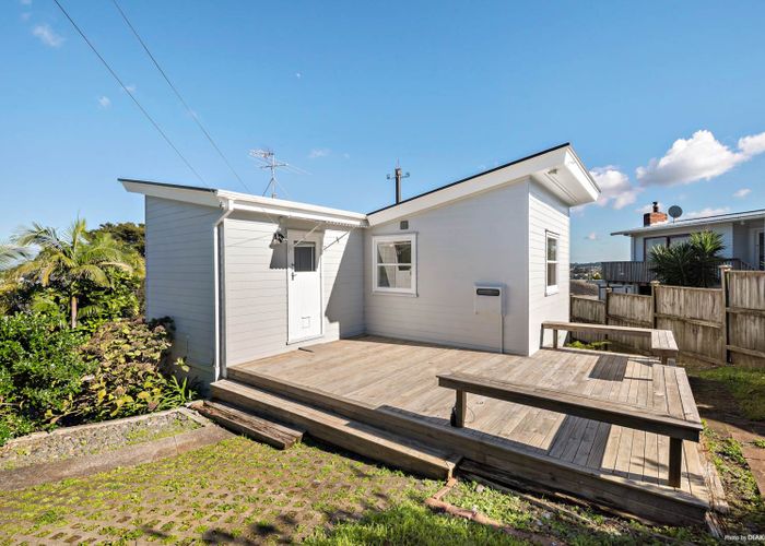  at 1/592 East Coast Road, Pinehill, Auckland