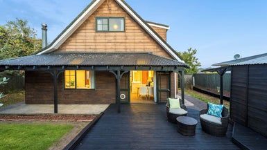  at 8A Longburn Road, Henderson, Auckland