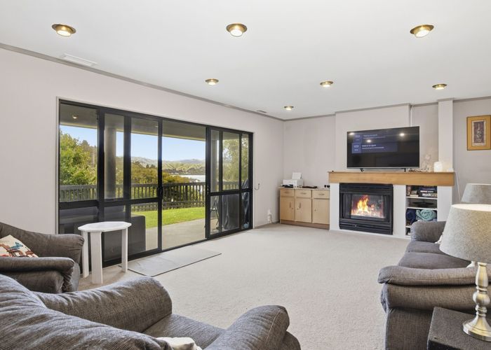  at 2/18 Sailmaker Close, Whitby, Porirua, Wellington