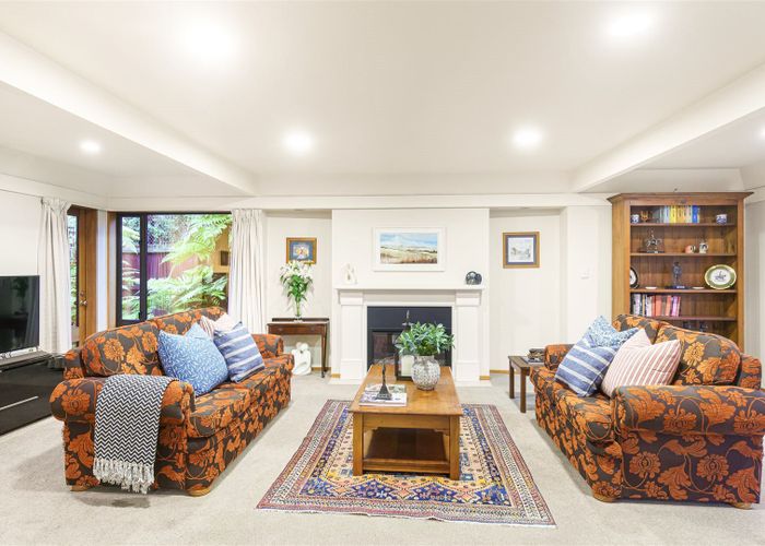  at 1/143 Straven Road, Fendalton, Christchurch