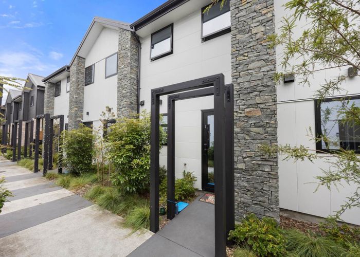  at 7/10 Fathom Place, Te Atatu Peninsula, Waitakere City, Auckland