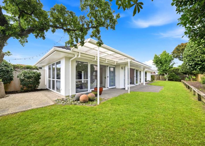  at 22 Suncrest Drive, West Harbour, Waitakere City, Auckland