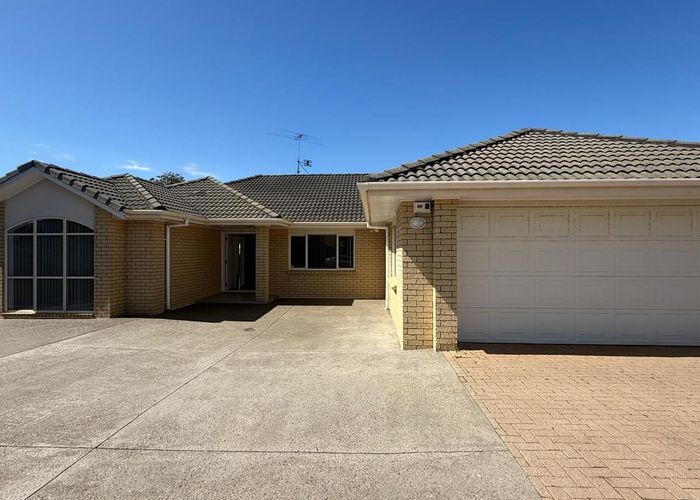  at 186 Botany Rd, Botany Downs, Manukau City, Auckland