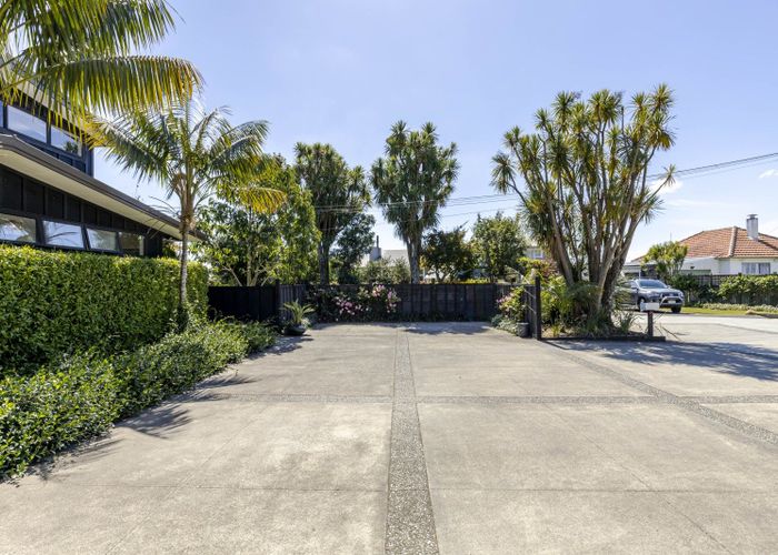  at 27 Maranui Street, Welbourn, New Plymouth, Taranaki