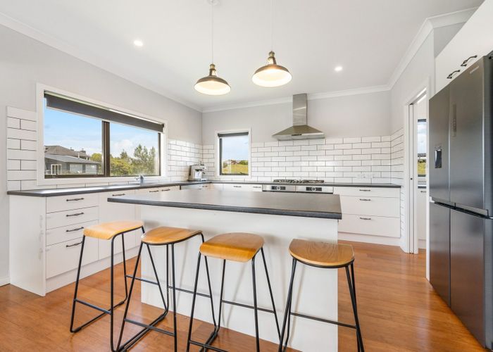  at 1 Vaucluse Heights, Fitzherbert, Palmerston North