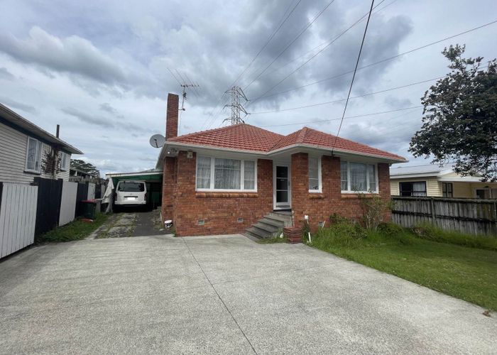  at 24 White Swan Road, Mount Roskill, Auckland City, Auckland